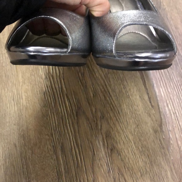 Shiny Silver Heels - Bandolino - Picture 6 of 16